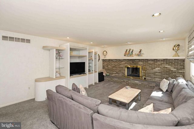 54 ROY LN, Huntingdon Valley, PA 19006