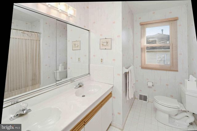 54 ROY LN, Huntingdon Valley, PA 19006