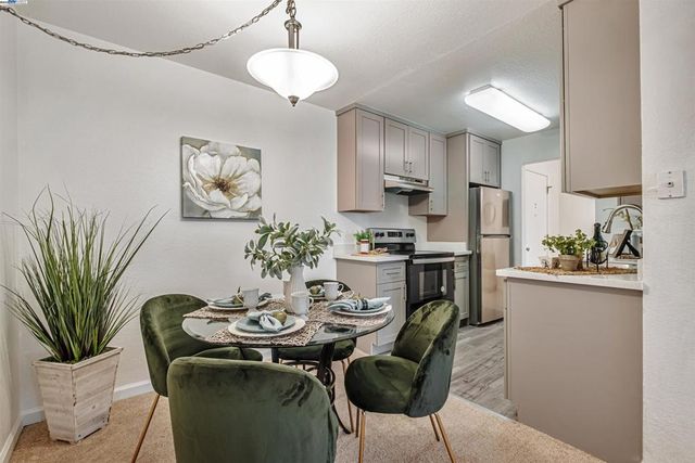 14101 e 14th 204, San Leandro, CA 94578