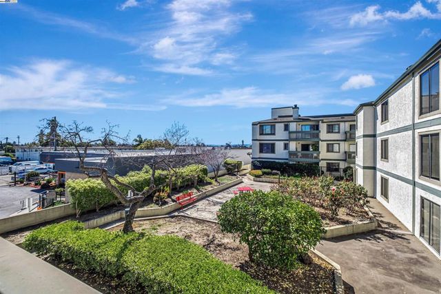 14101 e 14th 204, San Leandro, CA 94578