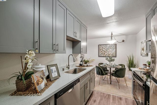 14101 e 14th 204, San Leandro, CA 94578