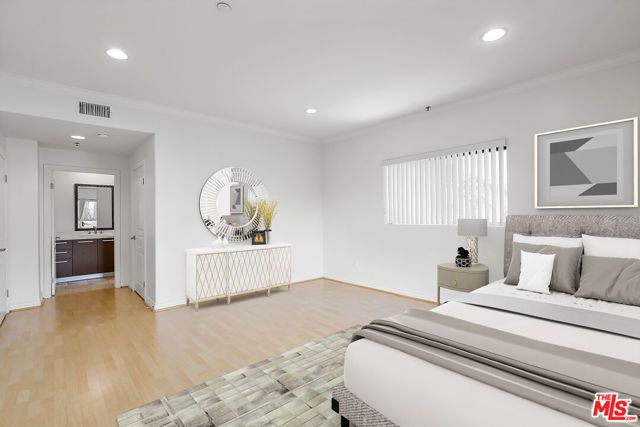 10633 Eastborne Avenue, Los Angeles, CA 90024