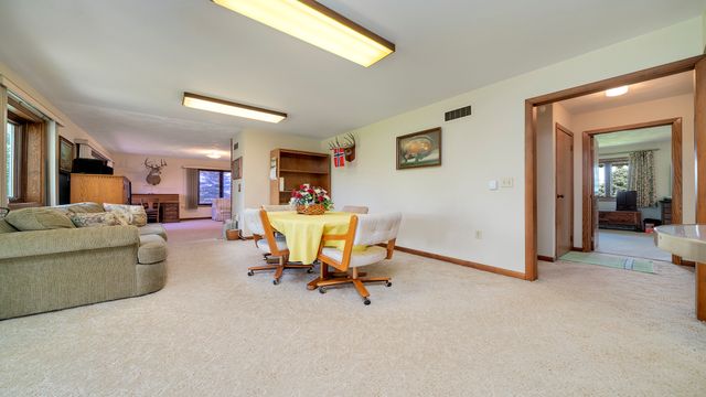 10245 W Penn Corner, Polo, IL 61064