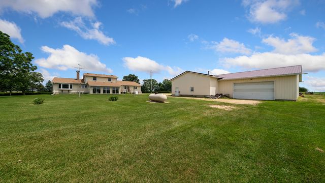 10245 W Penn Corner, Polo, IL 61064