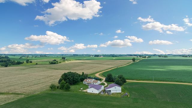 10245 W Penn Corner, Polo, IL 61064