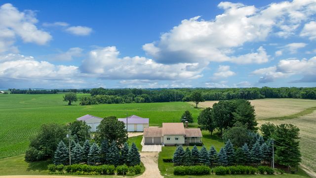 10245 W Penn Corner, Polo, IL 61064