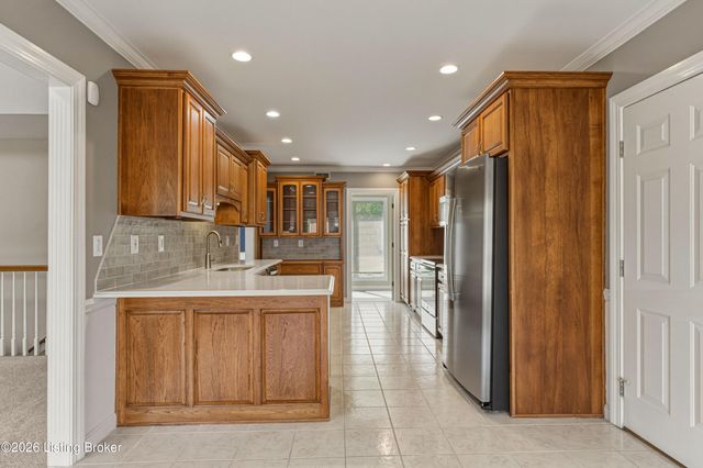 7701 Kendrick Crossing Ln, Louisville, KY 40291