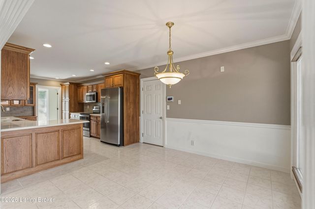 7701 Kendrick Crossing Ln, Louisville, KY 40291