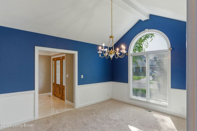 7701 Kendrick Crossing Ln, Louisville, KY 40291