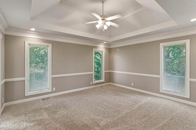7701 Kendrick Crossing Ln, Louisville, KY 40291