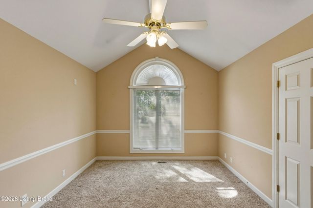 7701 Kendrick Crossing Ln, Louisville, KY 40291