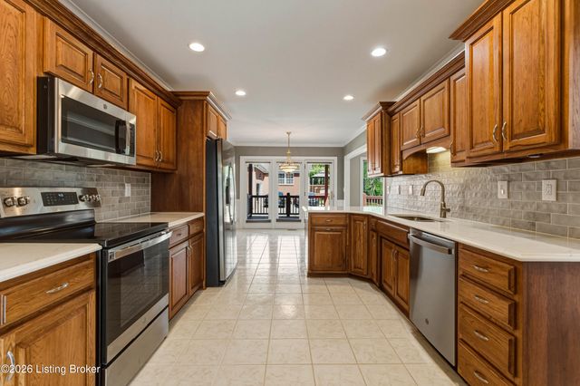7701 Kendrick Crossing Ln, Louisville, KY 40291