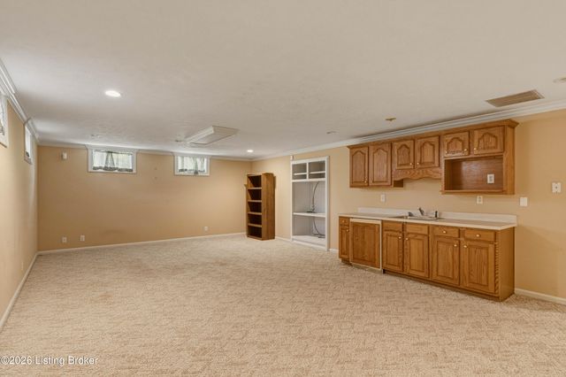 7701 Kendrick Crossing Ln, Louisville, KY 40291