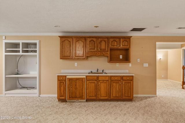 7701 Kendrick Crossing Ln, Louisville, KY 40291