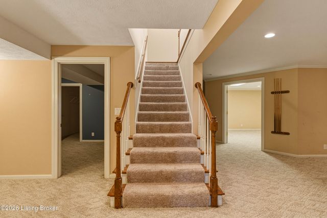 7701 Kendrick Crossing Ln, Louisville, KY 40291
