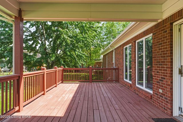 7701 Kendrick Crossing Ln, Louisville, KY 40291