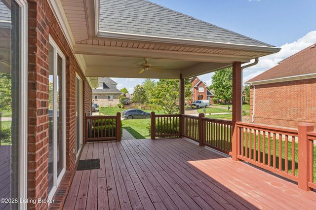 7701 Kendrick Crossing Ln, Louisville, KY 40291