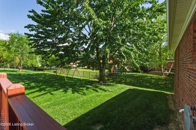 7701 Kendrick Crossing Ln, Louisville, KY 40291