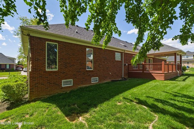 7701 Kendrick Crossing Ln, Louisville, KY 40291