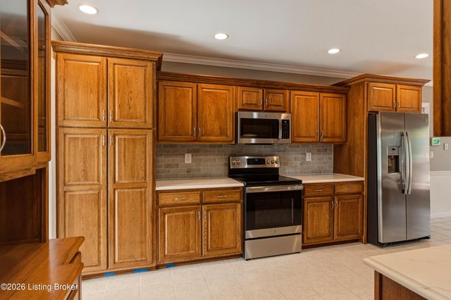 7701 Kendrick Crossing Ln, Louisville, KY 40291