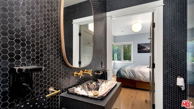 9009 Lloyd Place, West Hollywood, CA 90069