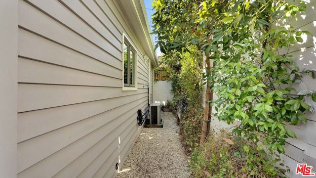 9009 Lloyd Place, West Hollywood, CA 90069