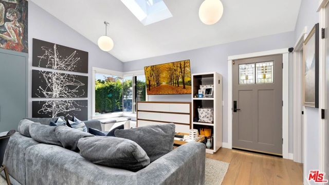 9009 Lloyd Place, West Hollywood, CA 90069