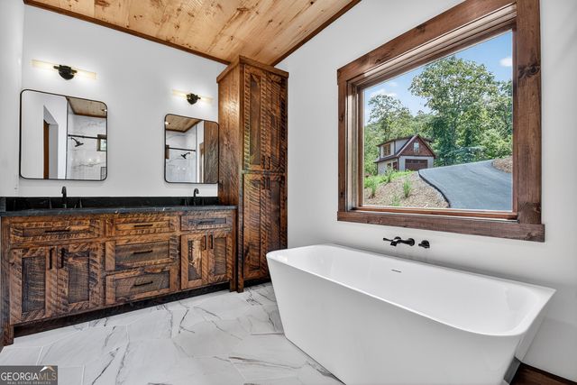 411 Amber Ridge, Blue Ridge, GA 30513