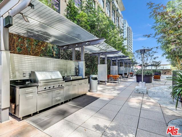 1111 S Grand Avenue 412, Los Angeles, CA 90015