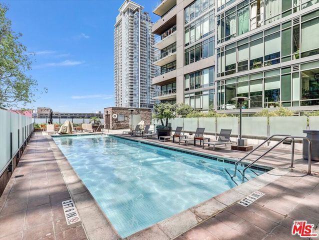 1111 S Grand Avenue 412, Los Angeles, CA 90015
