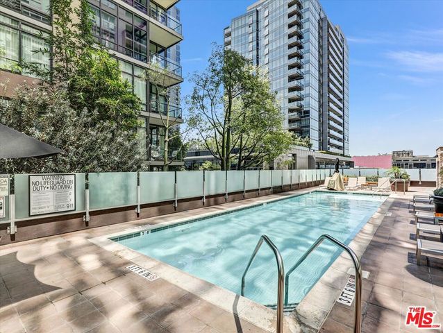 1111 S Grand Avenue 412, Los Angeles, CA 90015