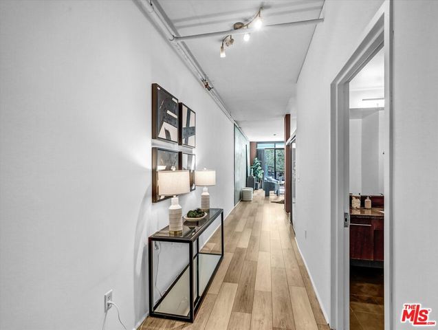 1111 S Grand Avenue 412, Los Angeles, CA 90015
