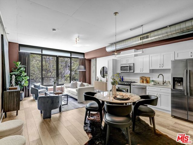 1111 S Grand Avenue 412, Los Angeles, CA 90015