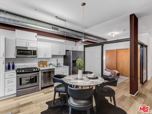 1111 S Grand Avenue 412, Los Angeles, CA 90015