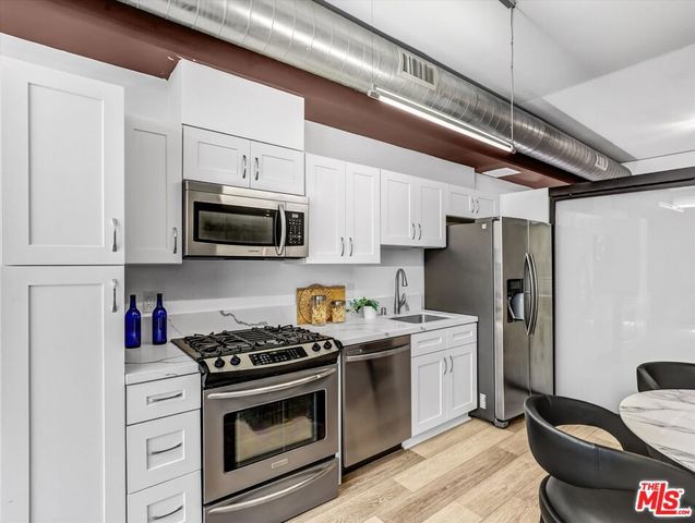 1111 S Grand Avenue 412, Los Angeles, CA 90015