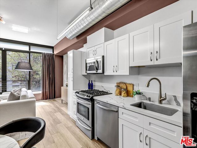 1111 S Grand Avenue 412, Los Angeles, CA 90015
