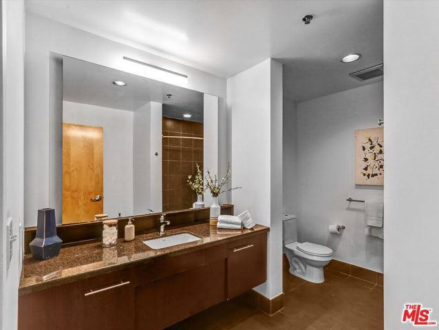 1111 S Grand Avenue 412, Los Angeles, CA 90015