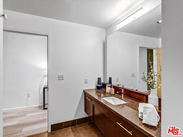 1111 S Grand Avenue 412, Los Angeles, CA 90015