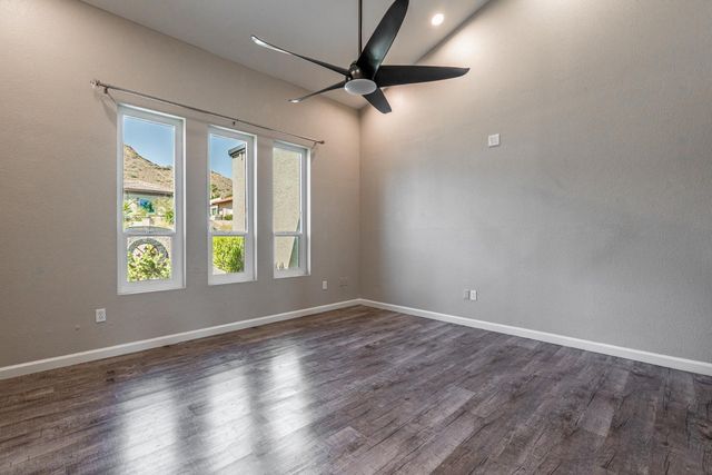 1914 E Beck Lane, Phoenix, AZ 85022