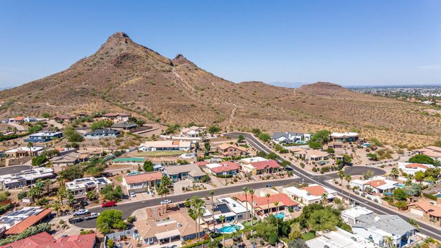 1914 E Beck Lane, Phoenix, AZ 85022