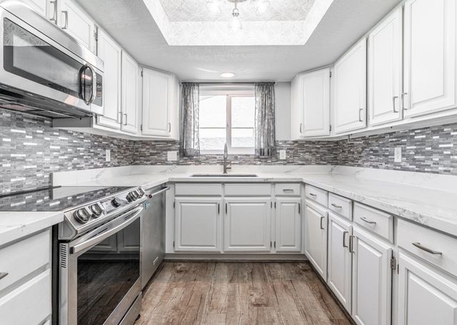 1914 E Beck Lane, Phoenix, AZ 85022