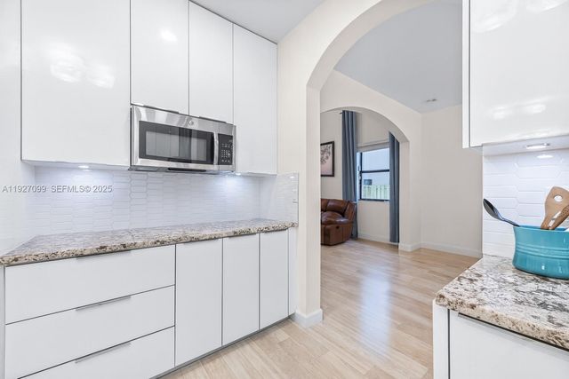 3461 SE 1st St, Homestead, FL 33033