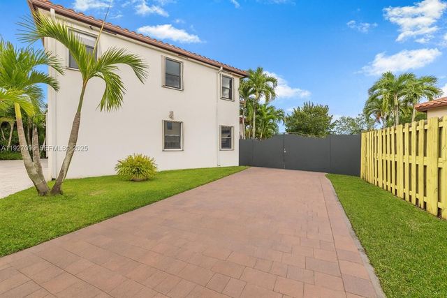 3461 SE 1st St, Homestead, FL 33033