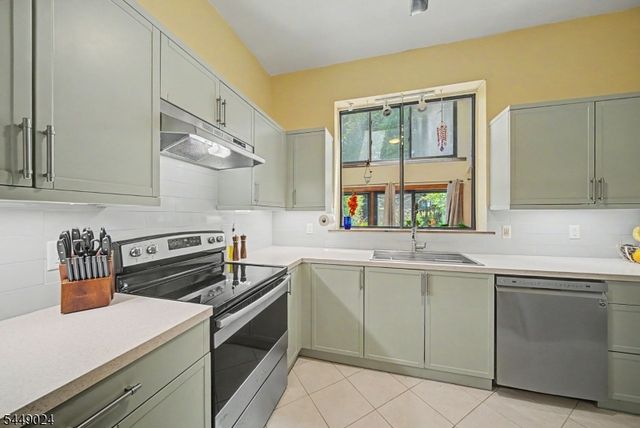 205 Joseph Ln, Mine Hill Twp., NJ 07803