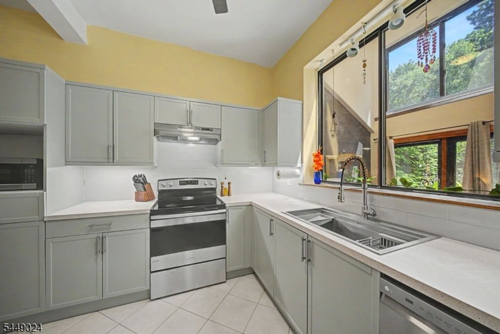 205 Joseph Ln, Mine Hill Twp., NJ 07803 — photo 3