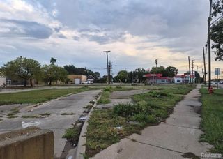 23060 Groesbeck Highway, Warren, MI 48089