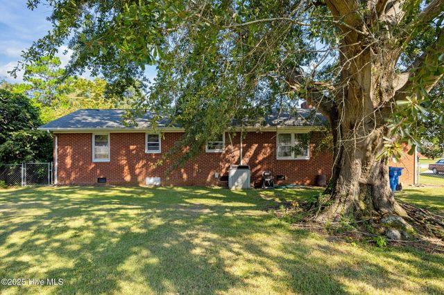 1115 Harper Drive, Kinston, NC 28501