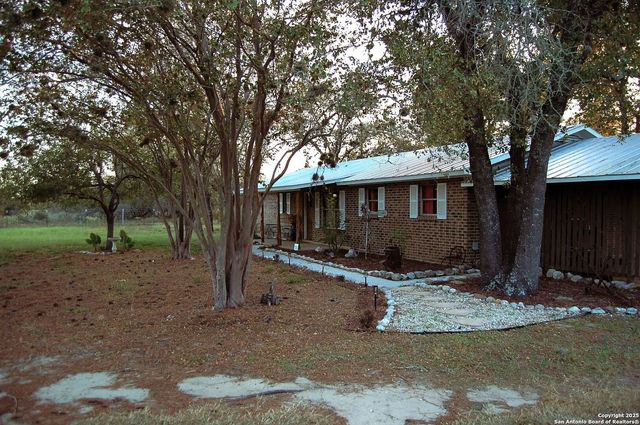 1380 County Road 6723, Natalia, TX 78059