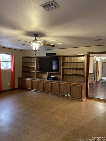 1380 County Road 6723, Natalia, TX 78059