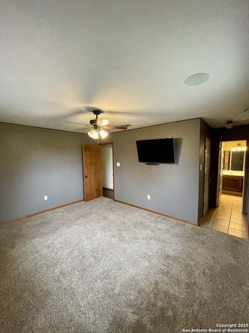 1380 County Road 6723, Natalia, TX 78059